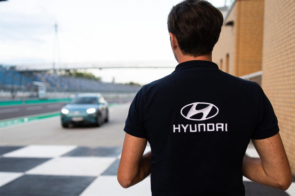 hyundai_kona_elektro_rekordversuch_2020-683_(large